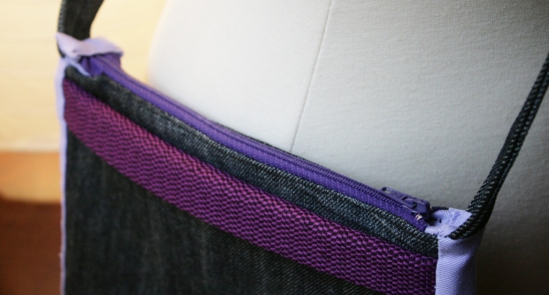 Le zip violet
